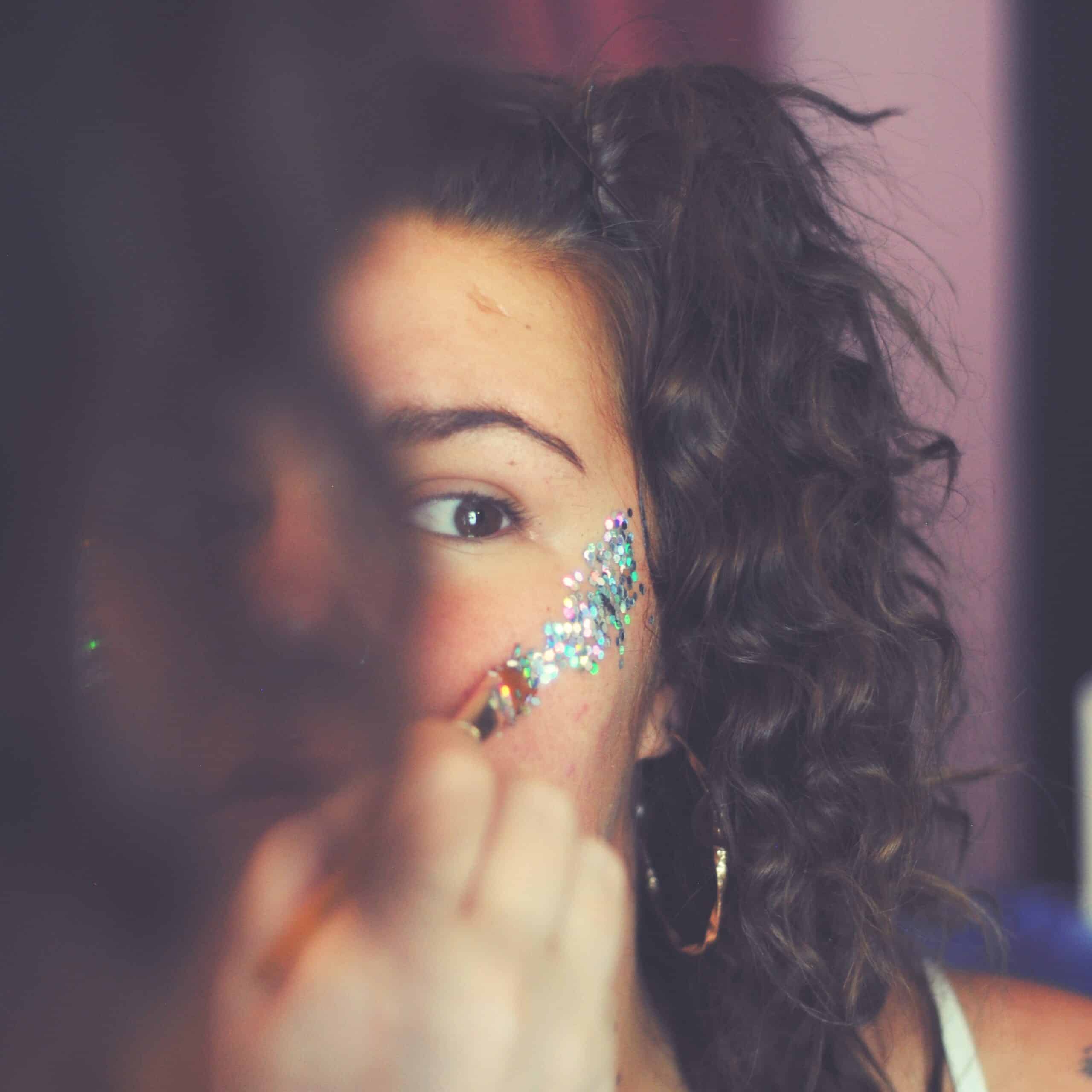 4 idées de maquillage pour des soirées à thème